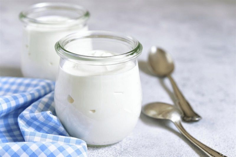 Sử dụng sữa chua không đường kết hợp với hạt chia để tăng hiệu quả