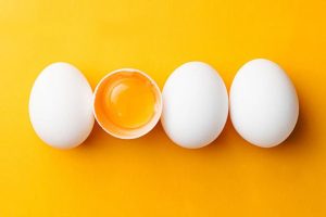 Trứng gà có thể triệt lông nách hiệu quả tại nhà
