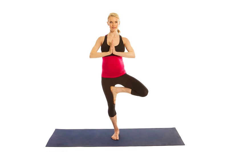 Yoga tư thế cái cây