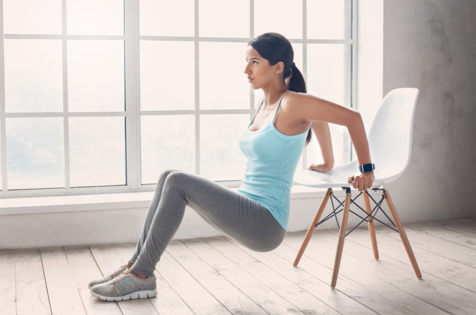 Bài tập thon gọn bắp tay với ghế