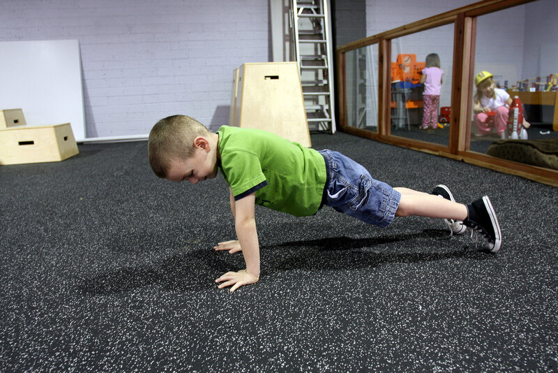 Tập plank giảm cân cho trẻ