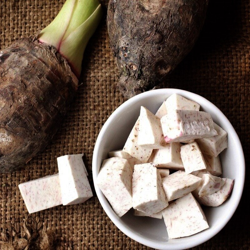 Khoai môn mang lại nhiều lợi ích cho cơ thể và tốt cho người sau cắt mí