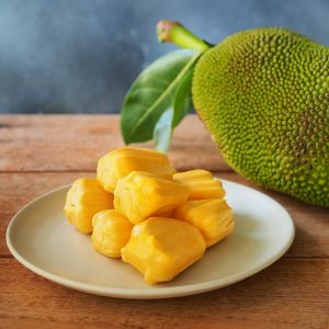 Mít có tính nóng, khi ăn vào sẽ gây tích tụ nhiệt cho cơ thể gây mưng mủ