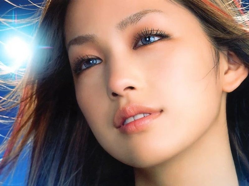 Dáng mắt rắn thường do đặc điểm di truyền và hiếm gặp trong nhân tướng học