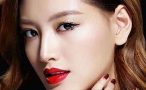 Nốt ruồi nằm ở mi mắt chỉ kiểu người ưa thích sự tự do, phóng khoáng