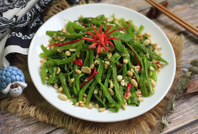 Không nên ăn rau muống để tránh bị sẹo lồi khi vết thương lành