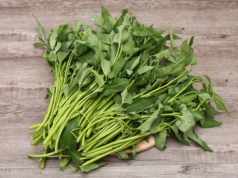 Rau muống là thực phẩm dễ gây sẹo lồi kém thẩm mỹ