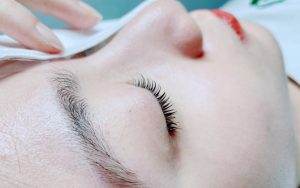 Phương pháp uốn mi collagen với nhiều ưu điểm vượt trội