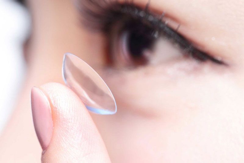Kính áp tròng mang đến sự tiện dụng và thẩm mỹ cao