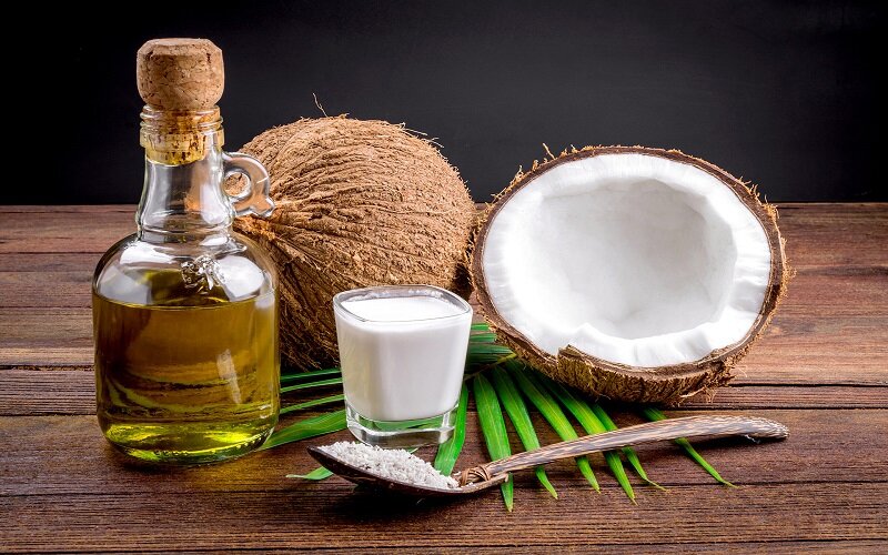 Dưỡng mi chắc khỏe bằng dầu dừa thiên nhiên, an toàn và lành tính