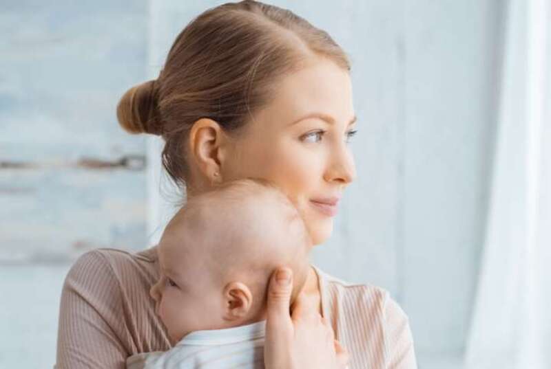 Sau khi sinh 6 - 12 tháng chỉ nên cắt mí khi không còn cho bé bú sữa mẹ nữa