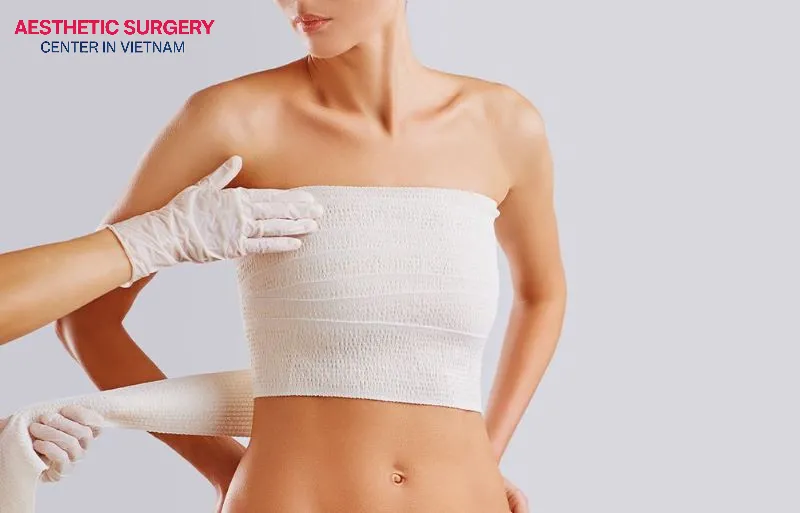 After surgery, the doctor will apply compression bandages to maintain breast shape and support the healing process.