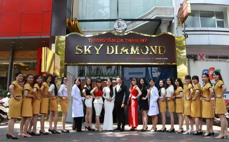 Sky Diamond Aesthetic Center possesses a team of surgeons, good professional skills, trusted by many people to use services.