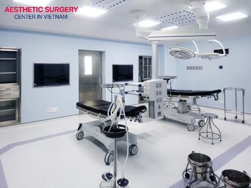 The clinic should be fully equipped and maintain strict sterilization standards.