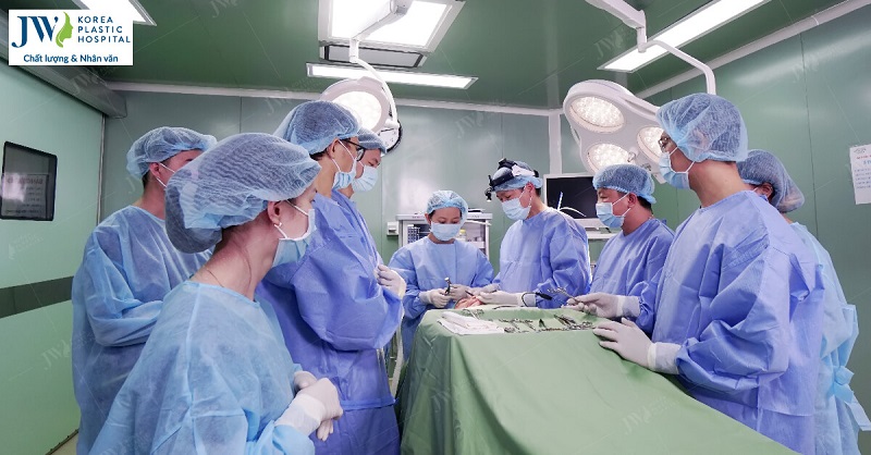 The highly skilled and experienced surgeons at JW Korea Aesthetic Hospital ensure the successful performance of neck lift surgery.