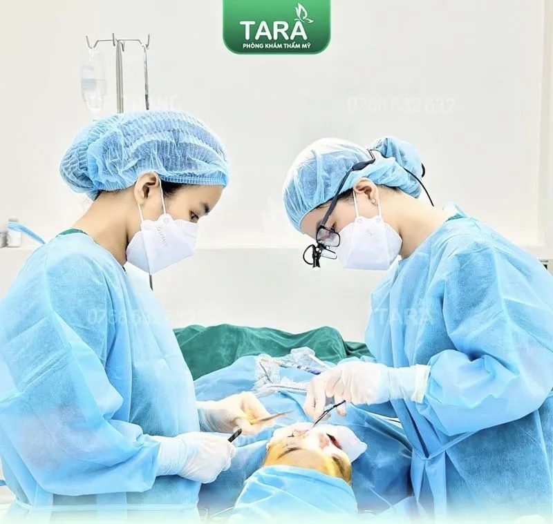 With many years of experience, Dr. Thao Trang performs rhinoplasty procedures efficiently while delivering excellent aesthetic results.