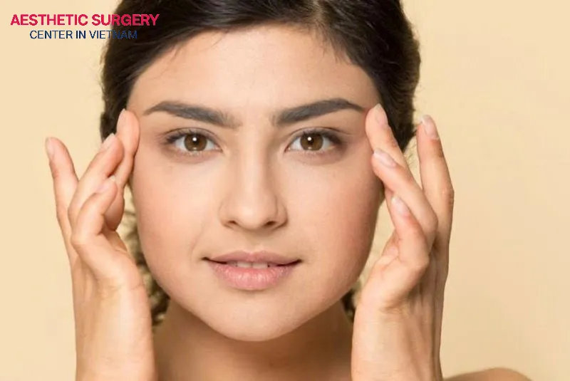 Sagging eyebrows are one of the most noticeable signs of aging, so the surgeon will adjust them to create a more balanced facial appearance.