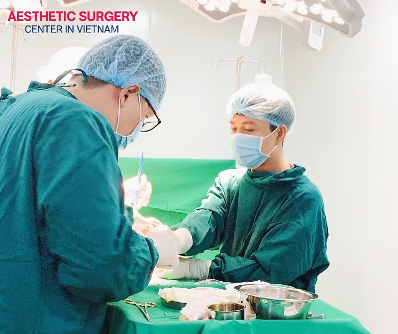 The techniques of eyelid surgery and eyelid stitching are completely different.