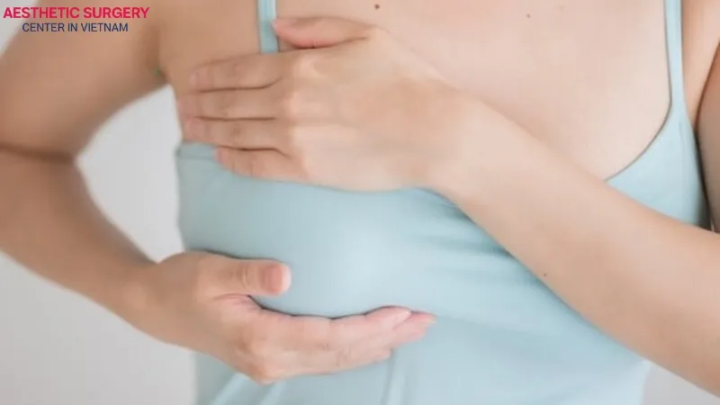 After a second breast augmentation, you may experience mild swelling, slight bruising, or a feeling of tightness in the breasts.