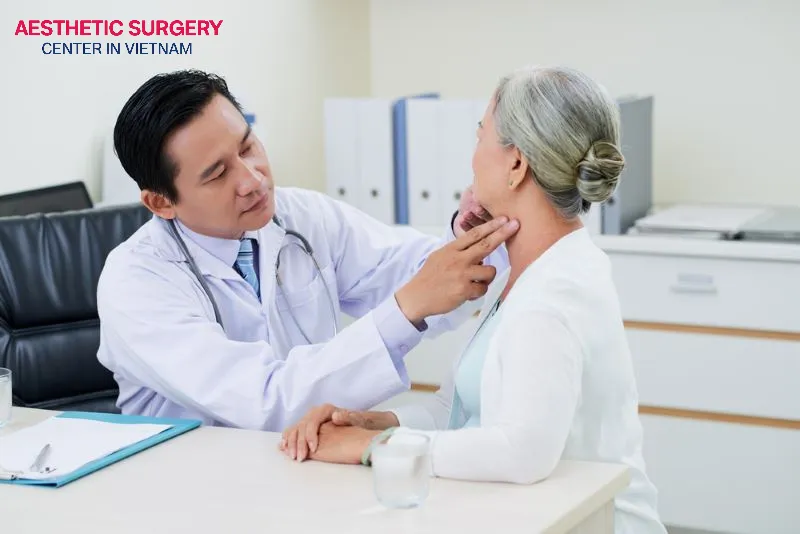 If you notice excessive swelling after facelift surgery, visit a reputable clinic or hospital for proper treatment.