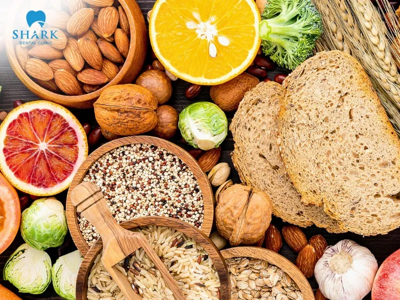 Pay attention to maintaining a nutritious diet to help strengthen overall immunity