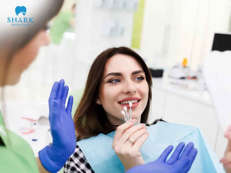 Porcelain veneer treatment must be performed following strict clinical procedures with high precision