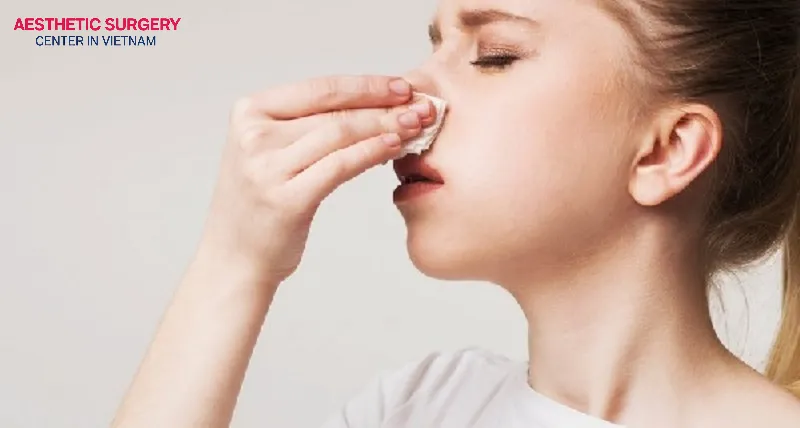 After a reduction rhinoplasty, itching may occur.