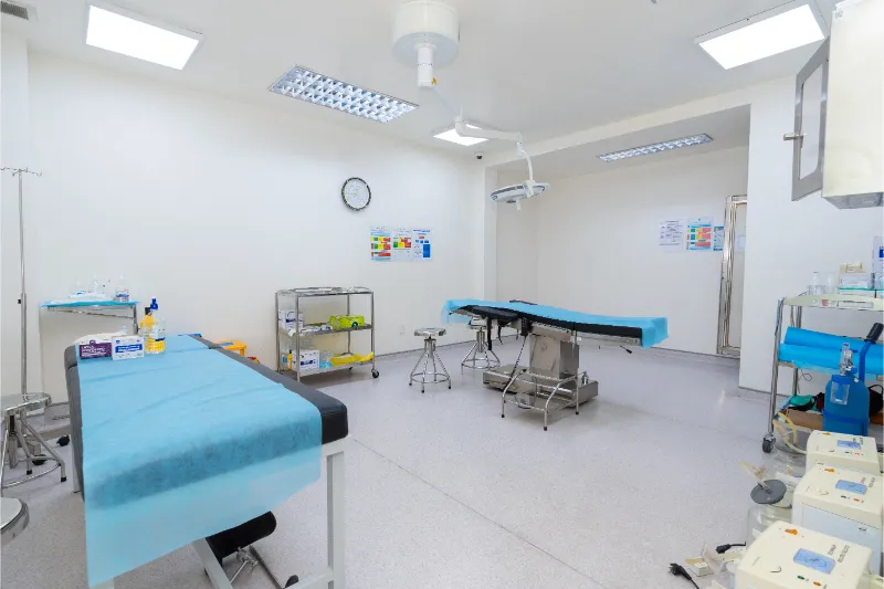 Fully sterile operating rooms with complete medical-grade equipment, meeting Ministry of Health standards