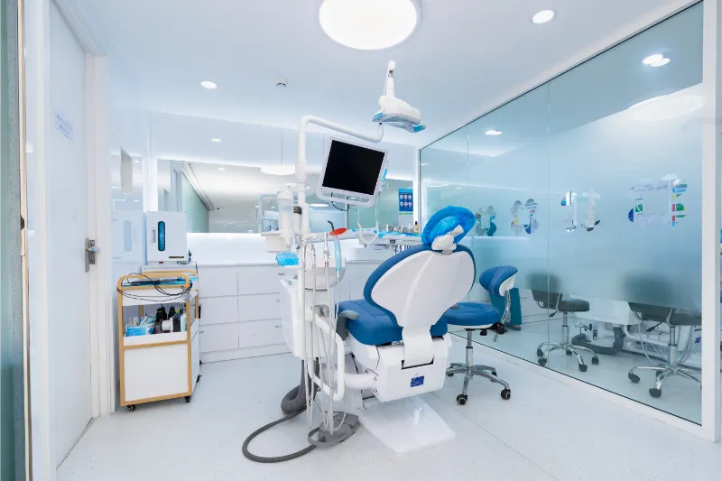 A dental room equipped with advanced technology to meet customers’ oral beauty needs