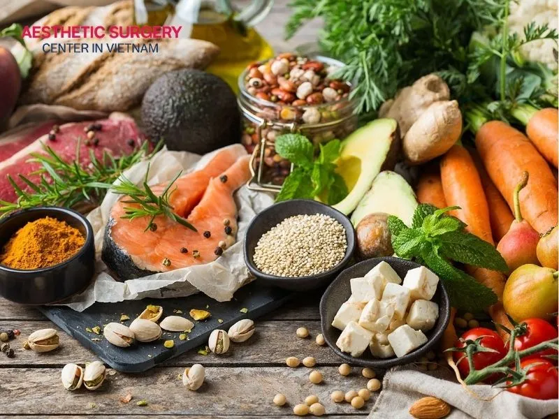 A healthy diet plays an important role.