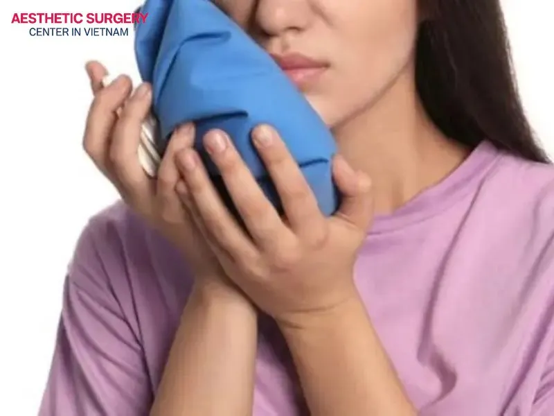 Cold compresses help substantially mitigate the risk of postoperative inflammation and edema following a nose job.