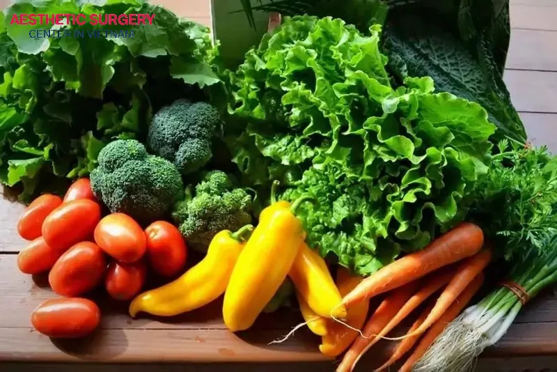 Foods rich in Vitamin A, C, zinc, and protein should be included in the diet after rhinoplasty surgery