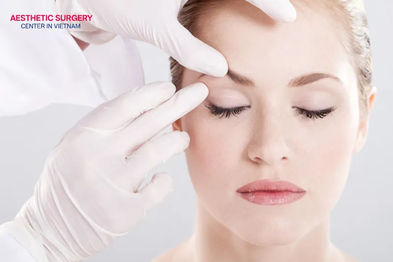 The doctor will personally evaluate whether you are a suitable candidate for an eyebrow lift.