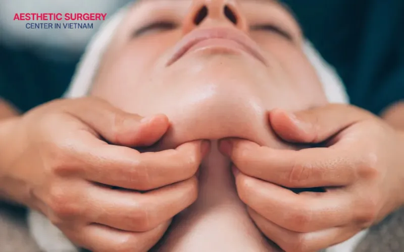 After botched facelift revision surgery, lymphatic drainage massage may be recommended to help reduce swelling and optimize the healing process.