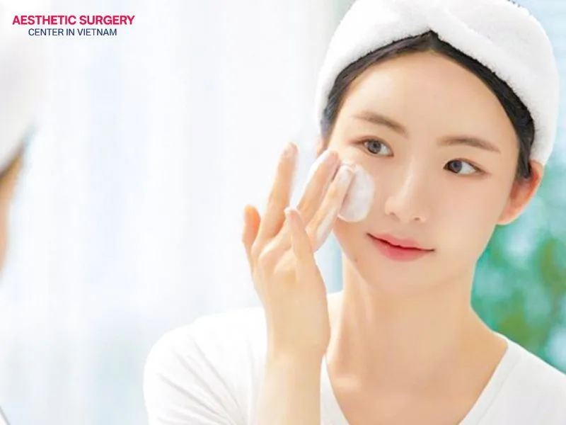 After a facelift, it generally takes at least about 2 weeks to recover.