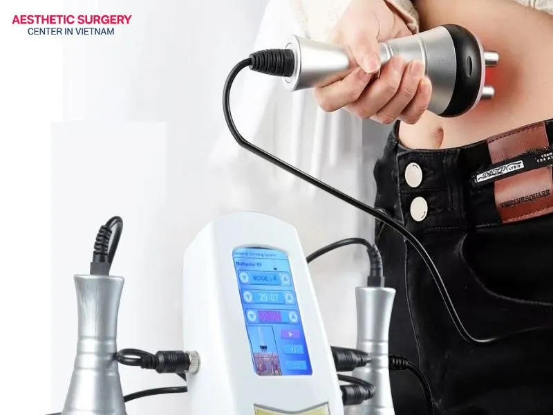 Ultrasonic liposuction works by using ultrasound energy to liquefy fat while minimizing damage to surrounding tissues.