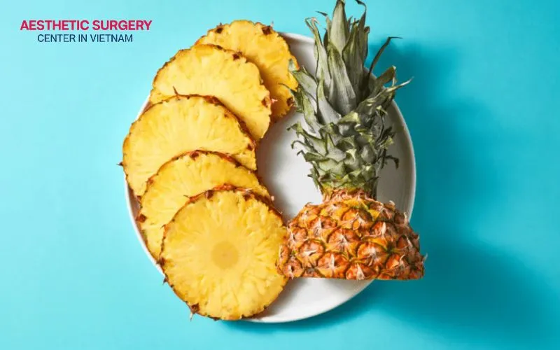 You can consume filtered water, electrolyte drinks, bone broth, and fresh fruit juices after rhinoplasty.