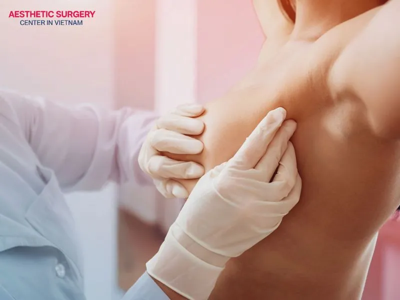 Combining breast implants with a breast lift is suitable for women after childbirth.