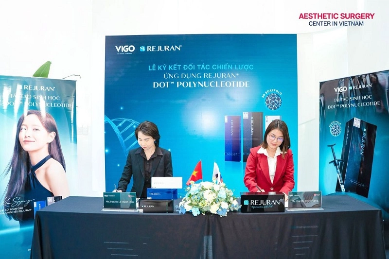 The cooperation signing ceremony between Seoul Center and Rejuran was successfully held