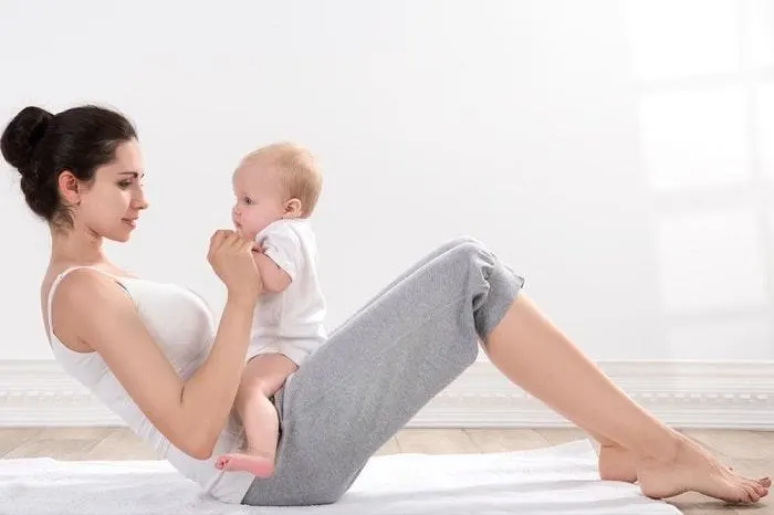 Tại sao bụng chảy xệ sau sinh và phải chờ bao lâu?
