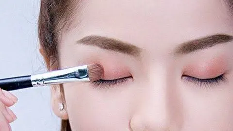 Làm sao để hoàn thành makeup nhẹ nhàng trong 10 phút?
