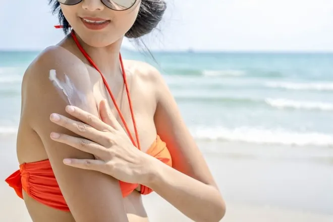Khi nào nên gặp chuyên gia về cách bảo vệ da khi đi nắng?