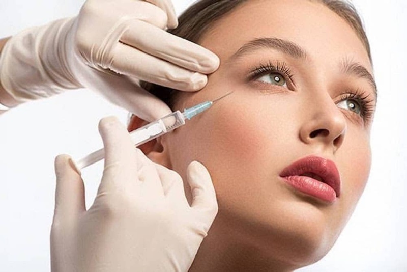  Có thể sử dụng mỡ tự thân để cấy vùng hốc mắt giúp tạo bọng mắt cười