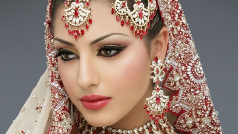 Đôi mắt của phụ nữ Ấn Độ được bình chọn là một trong những đôi mắt đẹp nhất thế giới.