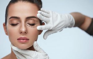 Cấy mỡ hốc mắt giá bao nhiêu phụ thuộc vào nhiều yếu tố khác