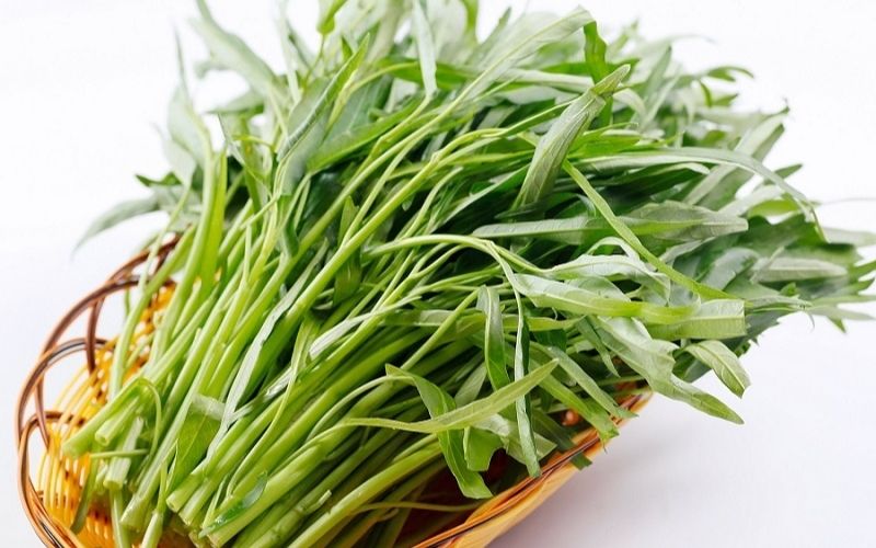 Kiêng rau muống sau khi thực hiện bấm mí vi điểm để tránh nhiễm trùng, sẹo lồi kém thẩm mỹ