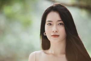 Phụ nữ mắt hạnh nhân mang vẻ đẹp mềm mại dịu dàngPhụ nữ mắt hạnh nhân mang vẻ đẹp mềm mại dịu dàng