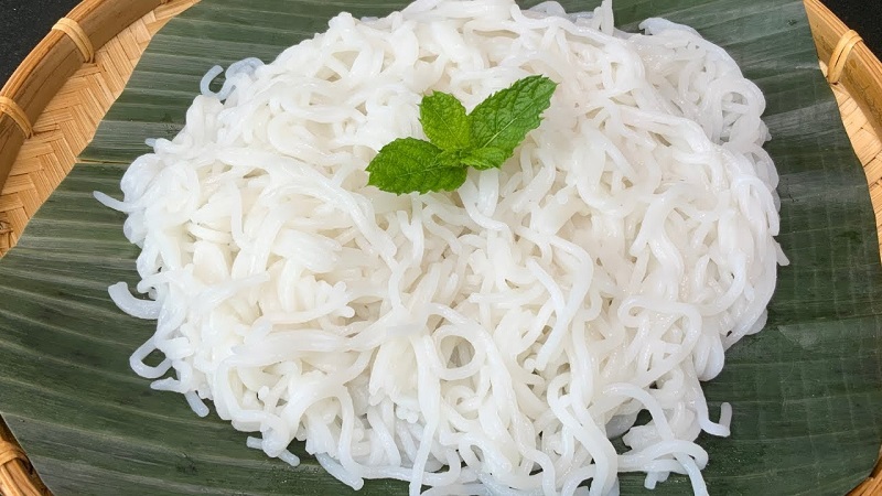 Cắt mí có được ăn bún không?