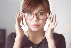 Mắt lồi cận thị do nhiều nguyên nhân khác nhau gây ra