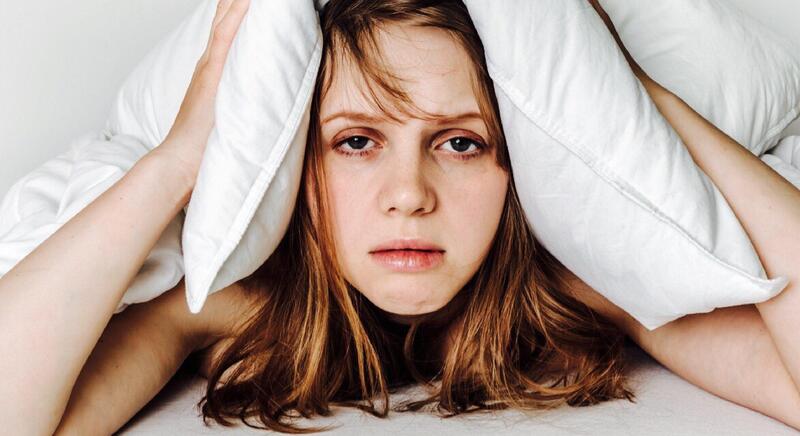 Mắt lồi cận thị lâu ngày có thể gây ra biến chứng mắt loét hoặc thoái hóa điểm vàng